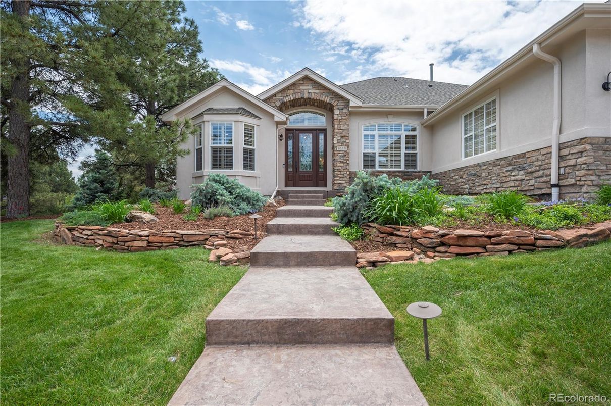 Backyard, Exterior, Facade, Ranch