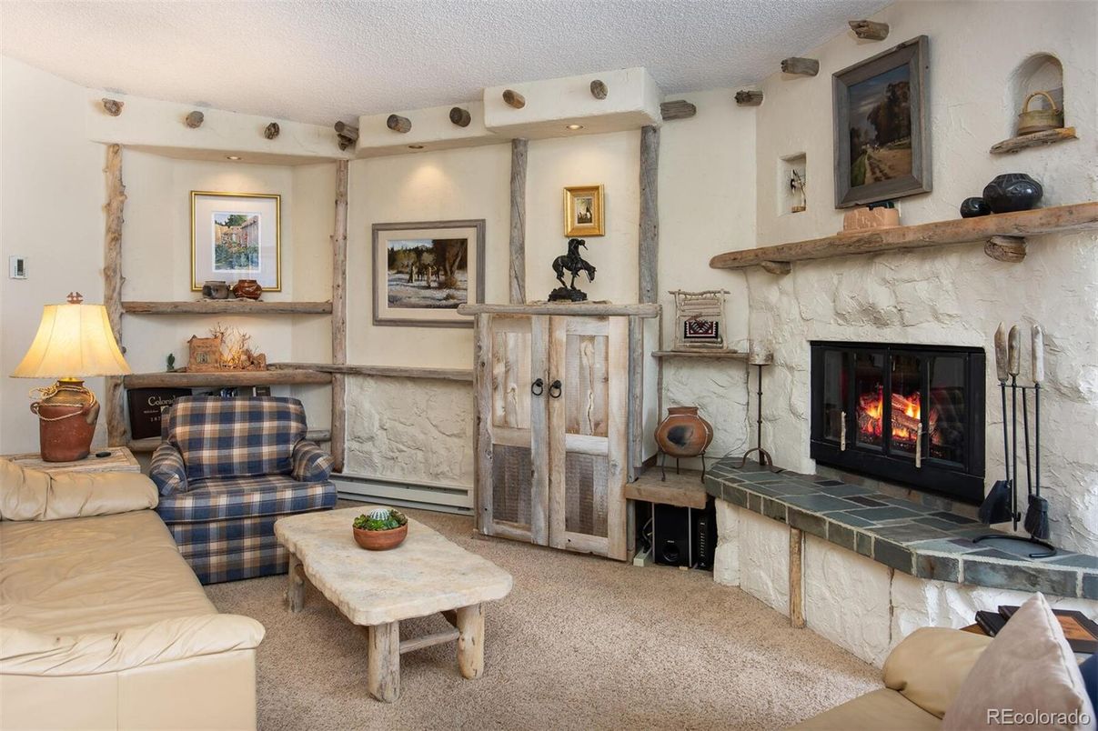 Fireplace, Interior, Living room, Recessed Lighting