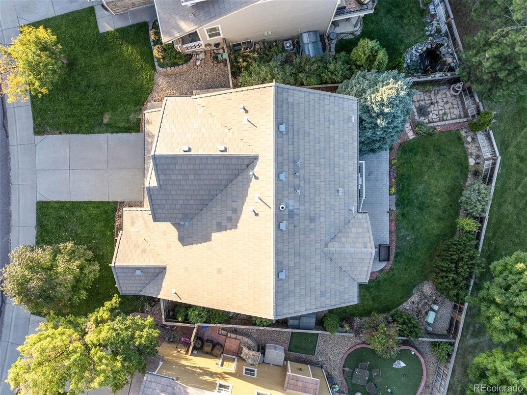 Exterior, Drone