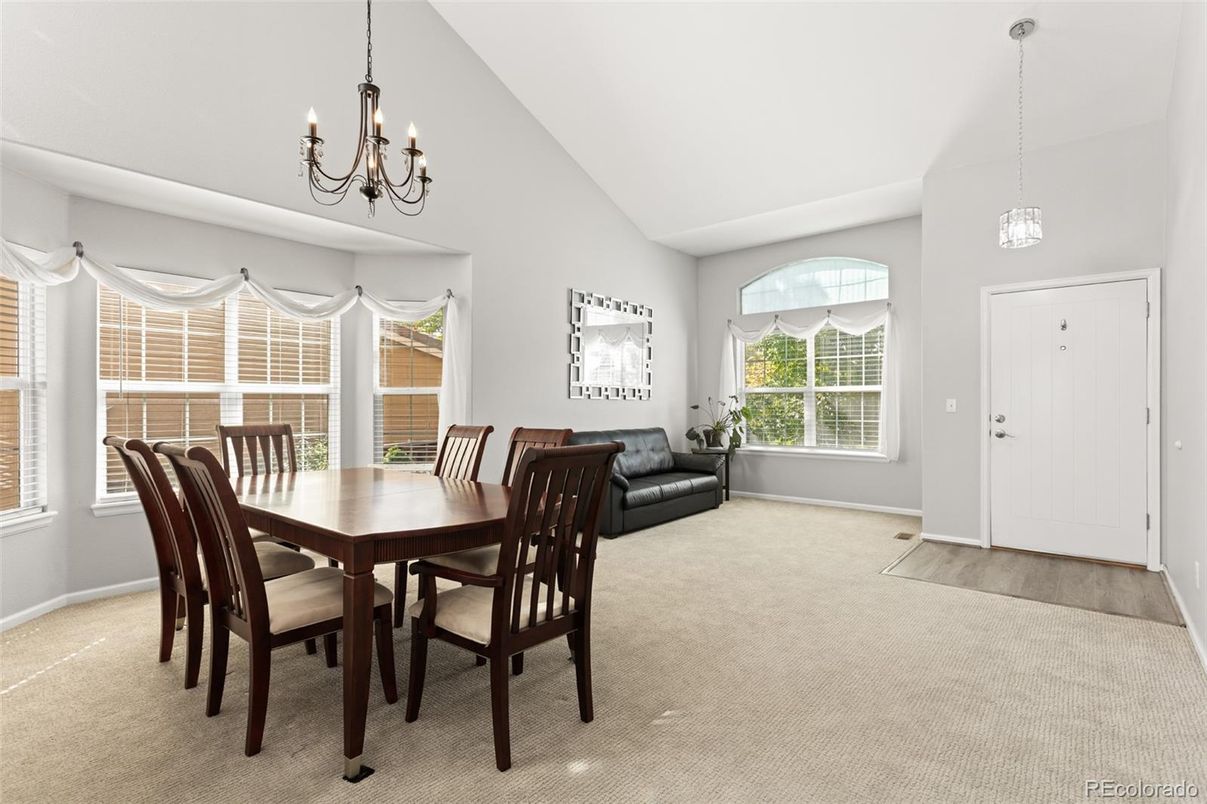 Chandelier, Dining room, Interior, Pendant Lights