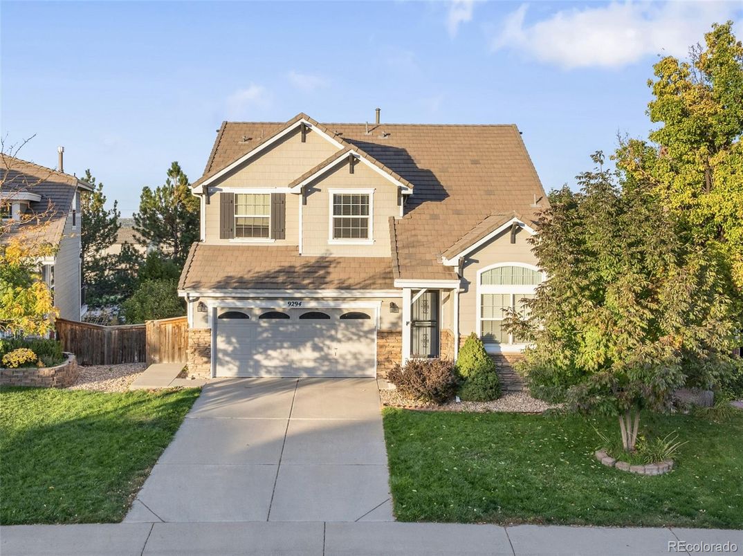 Attached, Exterior, Facade, American Craftsman