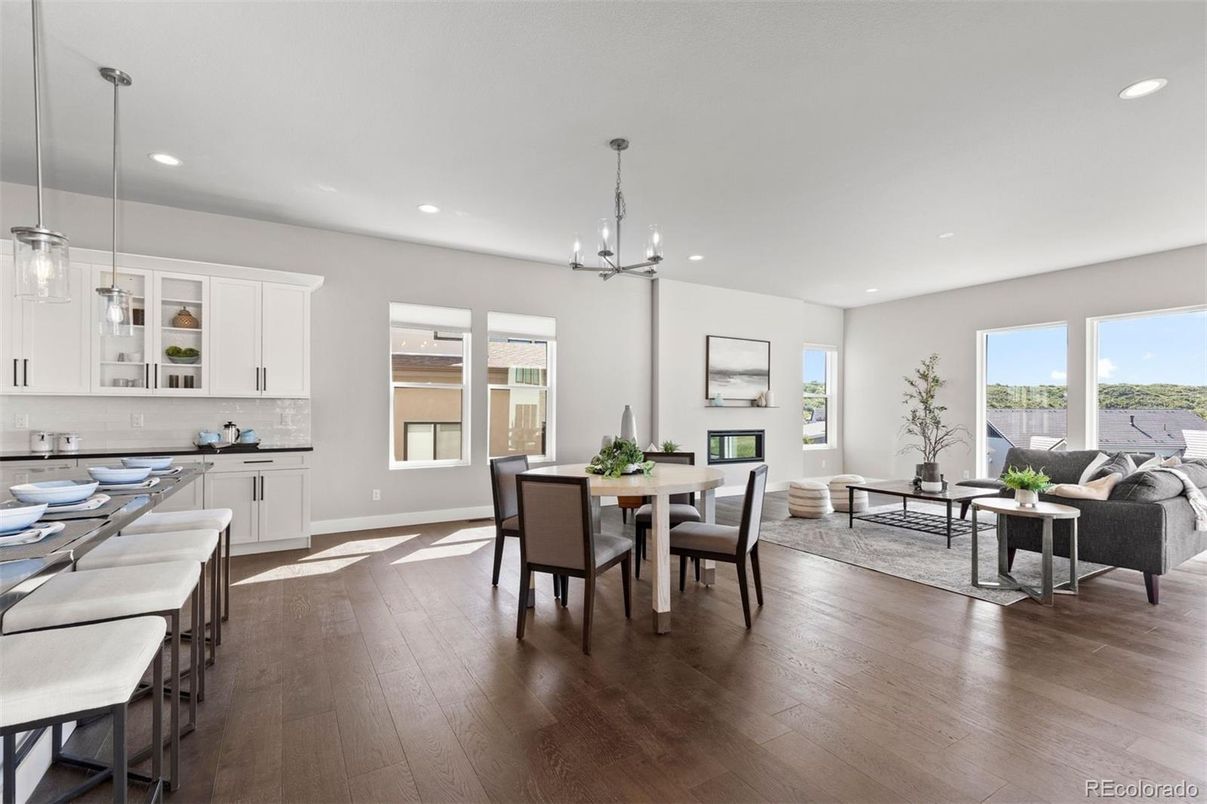 Dining room, Interior, Living room, Pendant Lights, Recessed Lighting, Wood Texture Flooring
