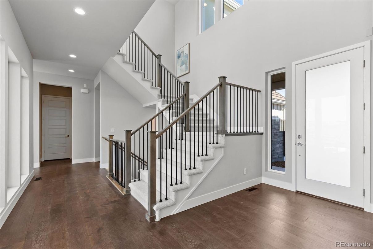 Interior, Recessed Lighting, Wood Texture Flooring