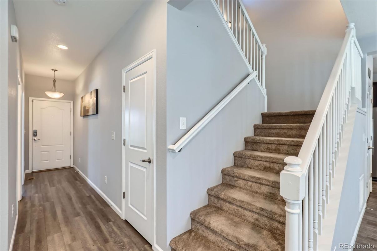 Interior, Pendant Lights, Recessed Lighting, Wood Texture Flooring