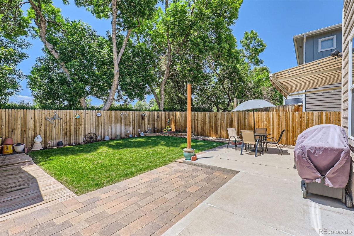 Backyard, Exterior