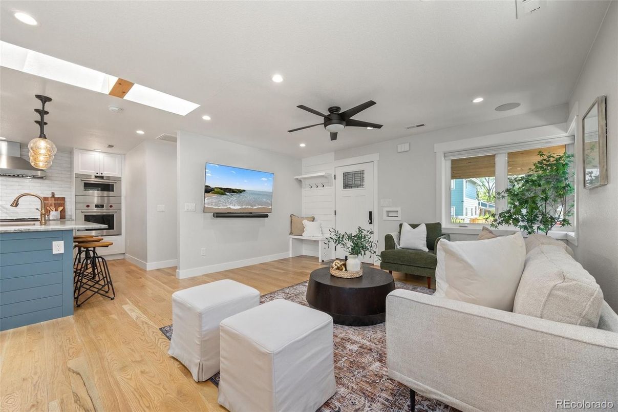 Interior, Kitchen, Living room, Pendant Lights, Recessed Lighting, Stainless Steel Appliances, Wood Texture Flooring