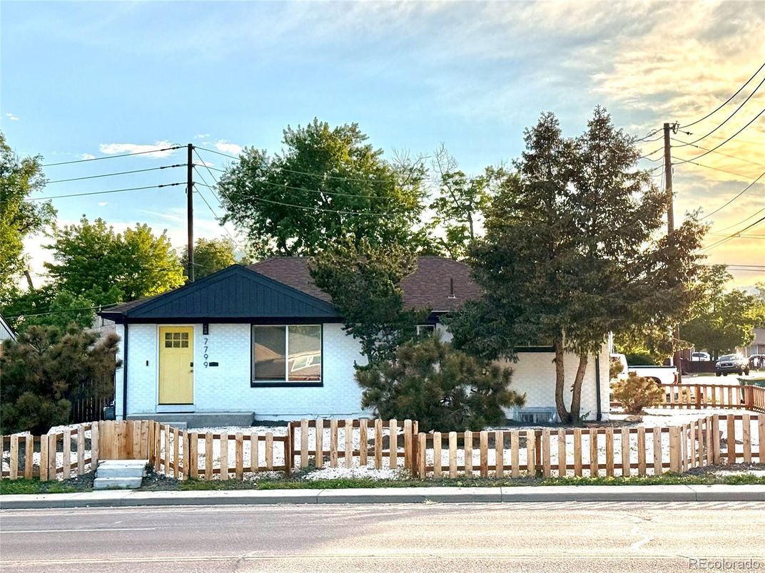 Exterior, Facade, None