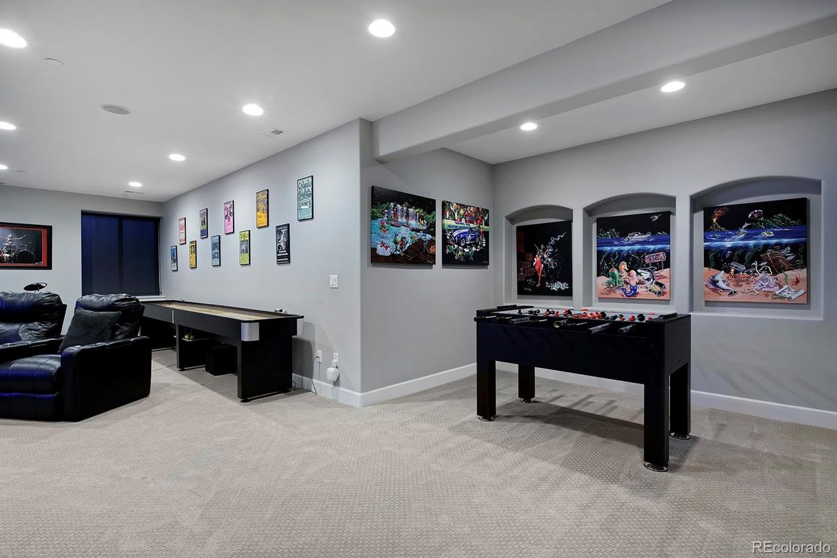 Game Room, Interior, Recessed Lighting