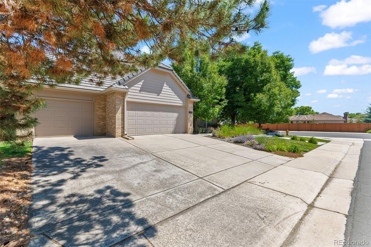 Detached Garage, Exterior
