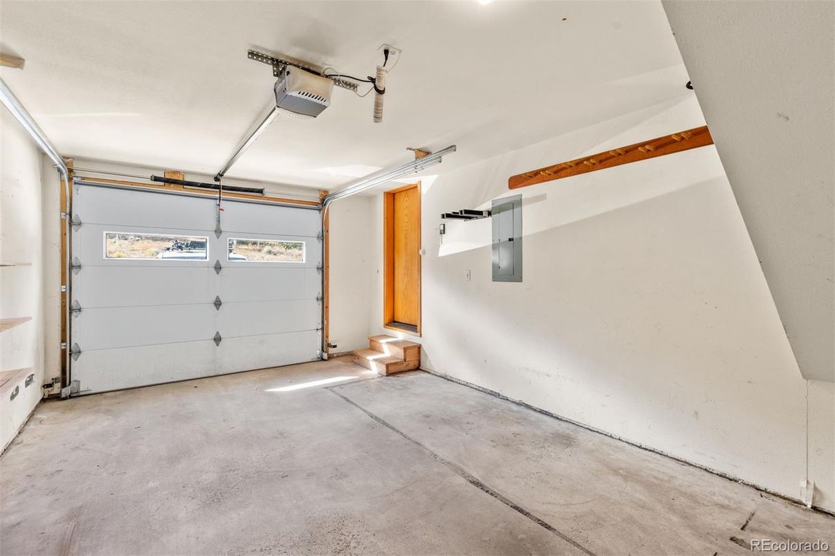 Garage, Interior