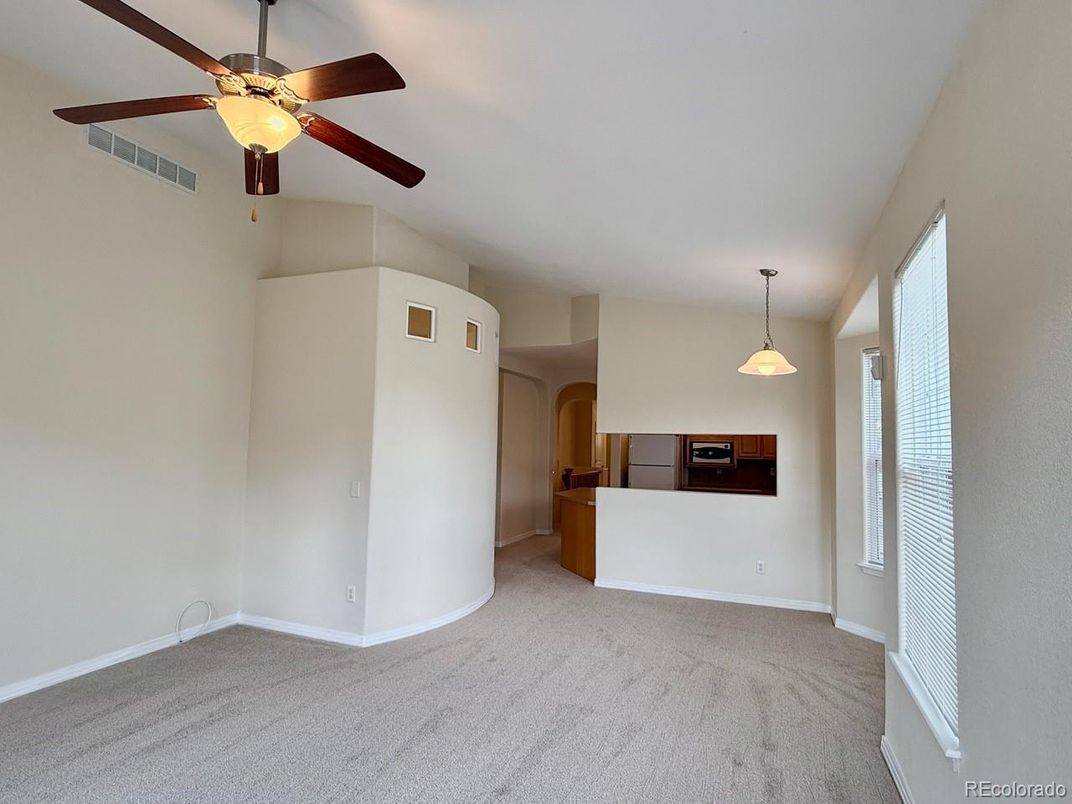 Empty room, Interior, Pendant Lights