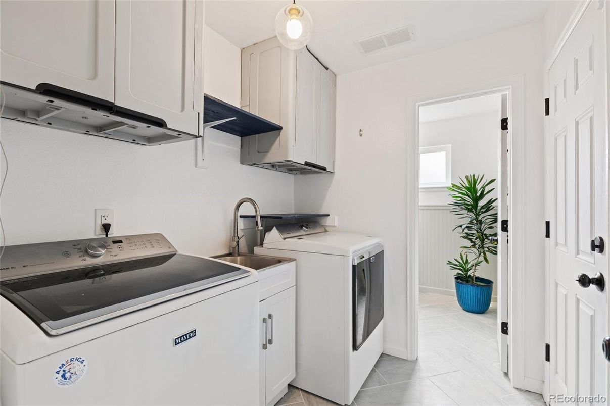 Interior, Washer
