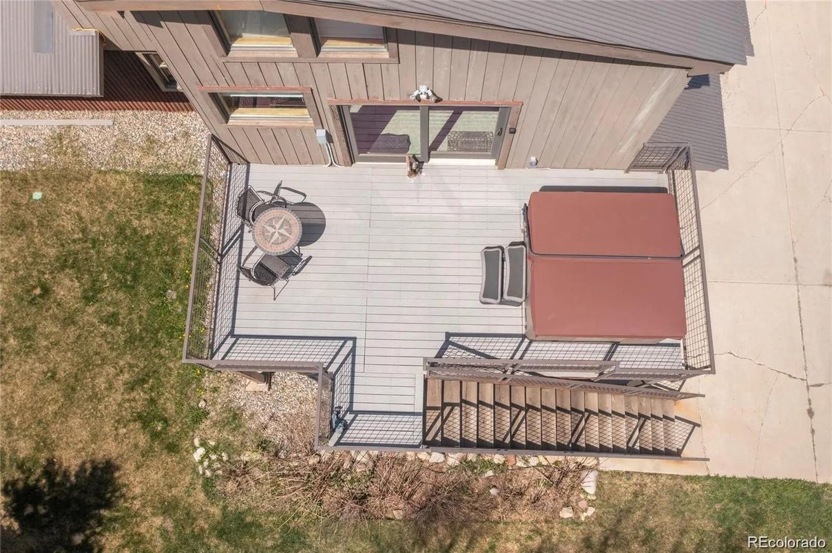 Exterior, Drone