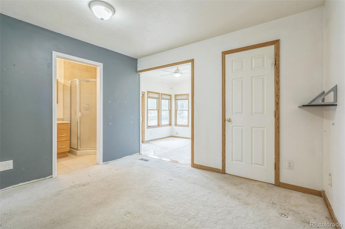 Bathroom, Empty room, Interior