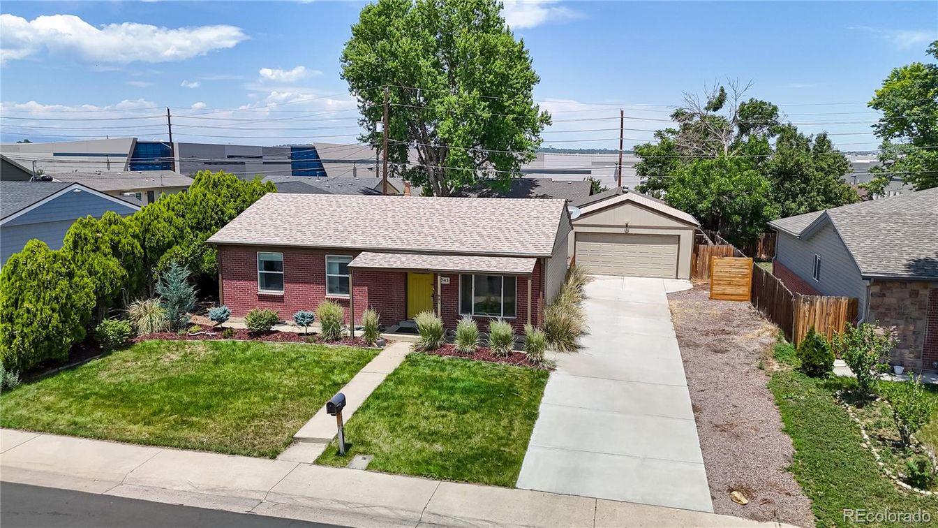 Detached Garage, Exterior, Facade, Brick Facade, Ranch