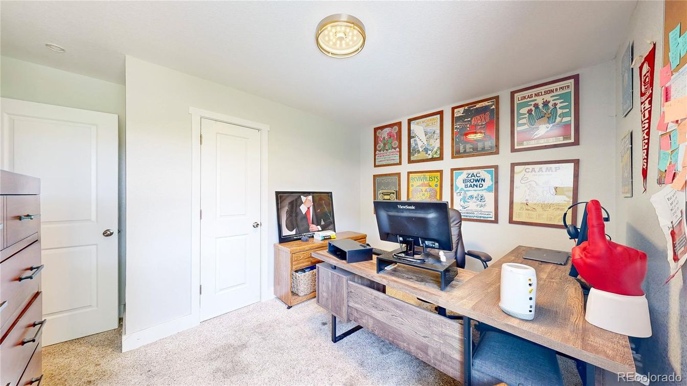 Home Office, Interior