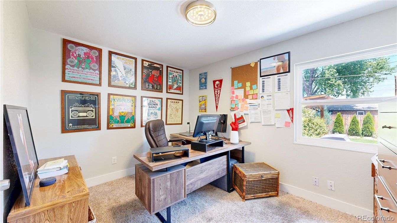 Home Office, Interior