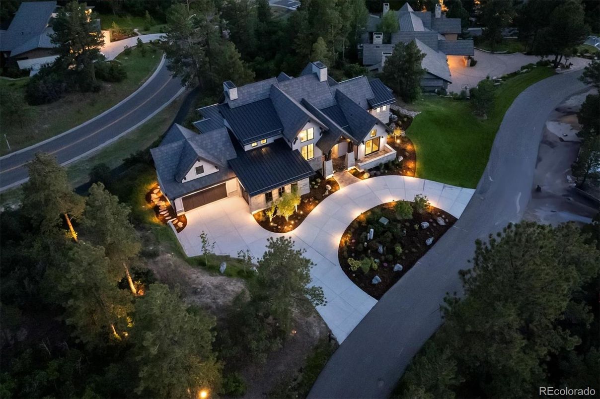 Exterior, Drone
