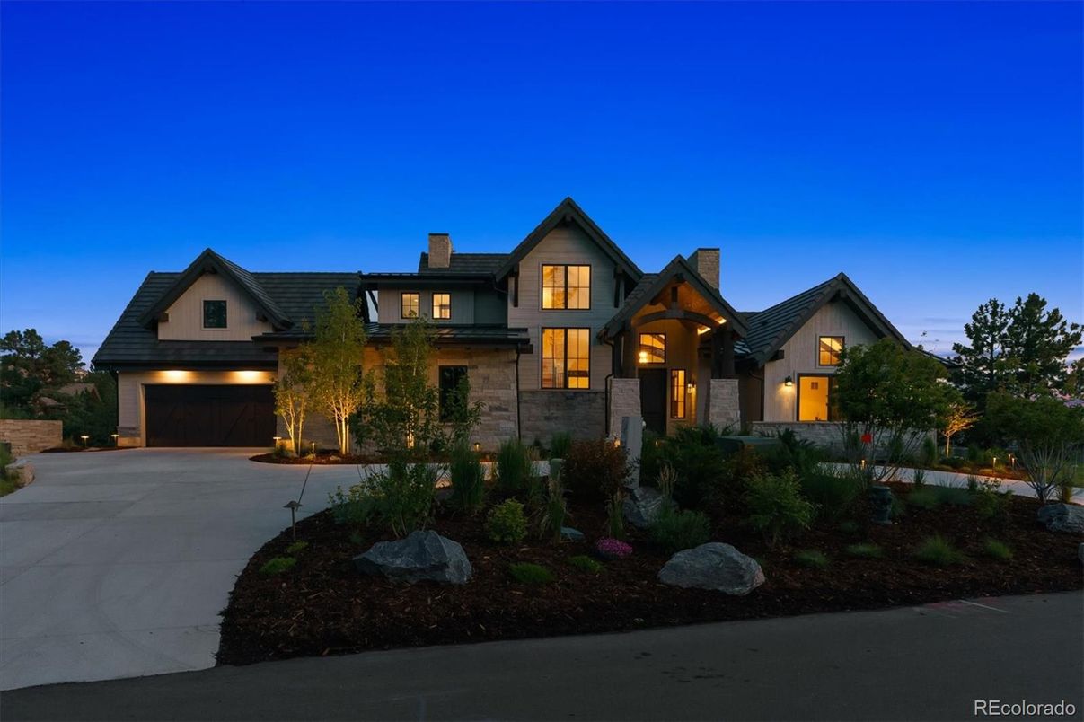 Attached, Exterior, Facade, Farmhouse