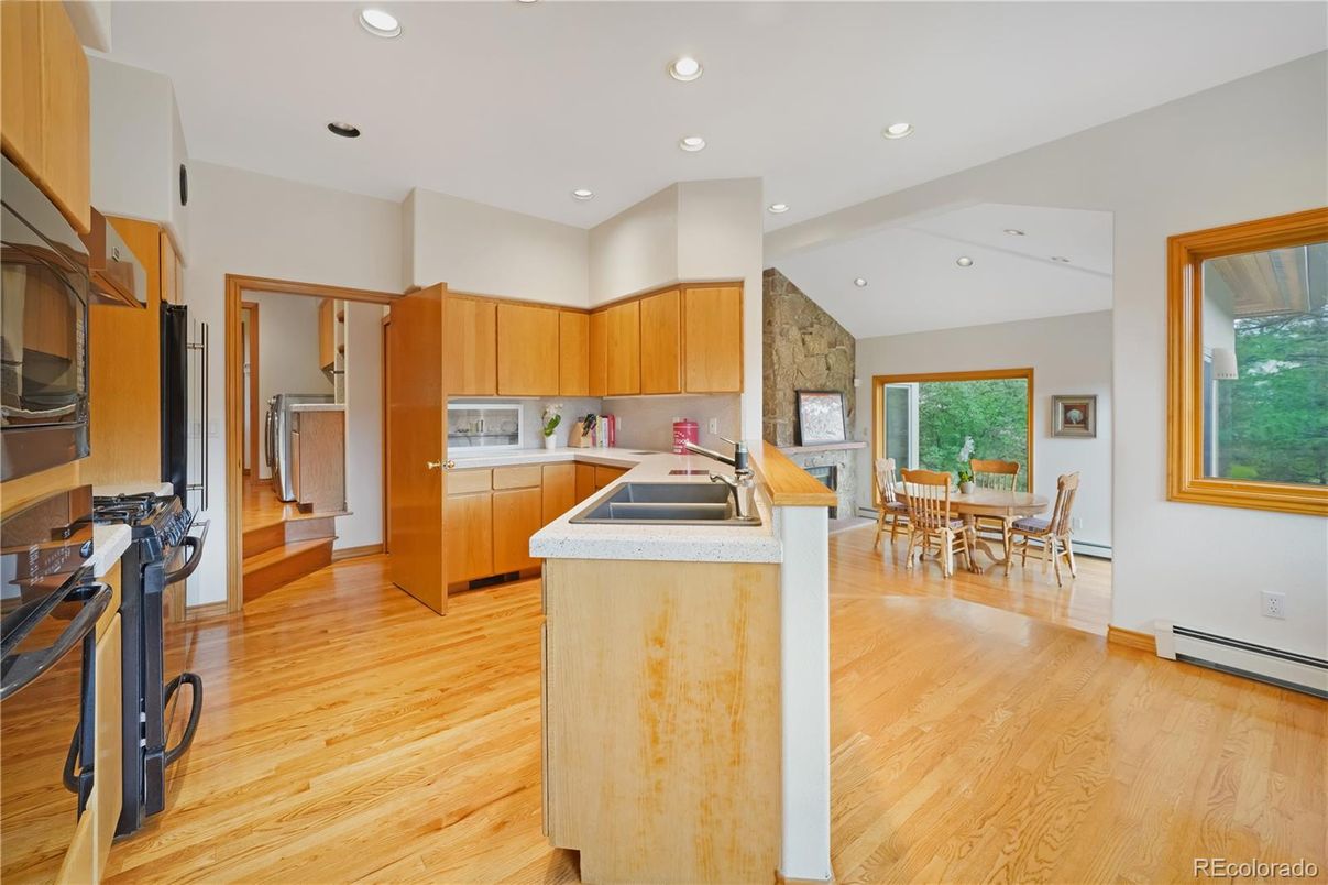 Dining room, Interior, Kitchen, Recessed Lighting, Wood Texture Flooring