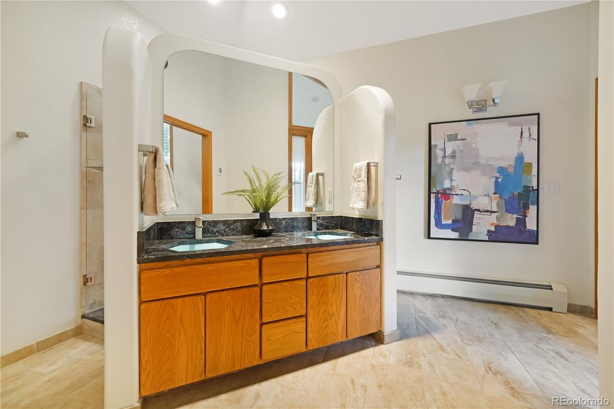 Bathroom, Dual Sink Vanities, Interior, Recessed Lighting