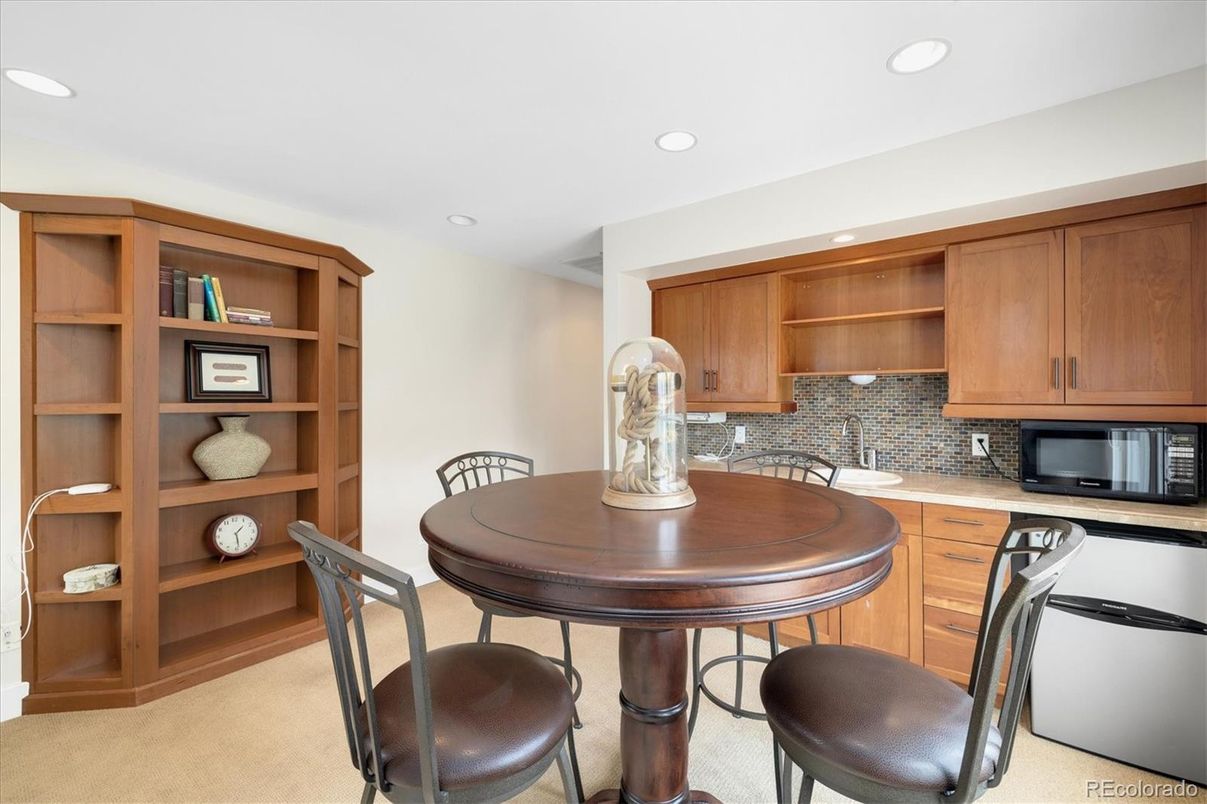 Dining room, Interior, Kitchen, Recessed Lighting