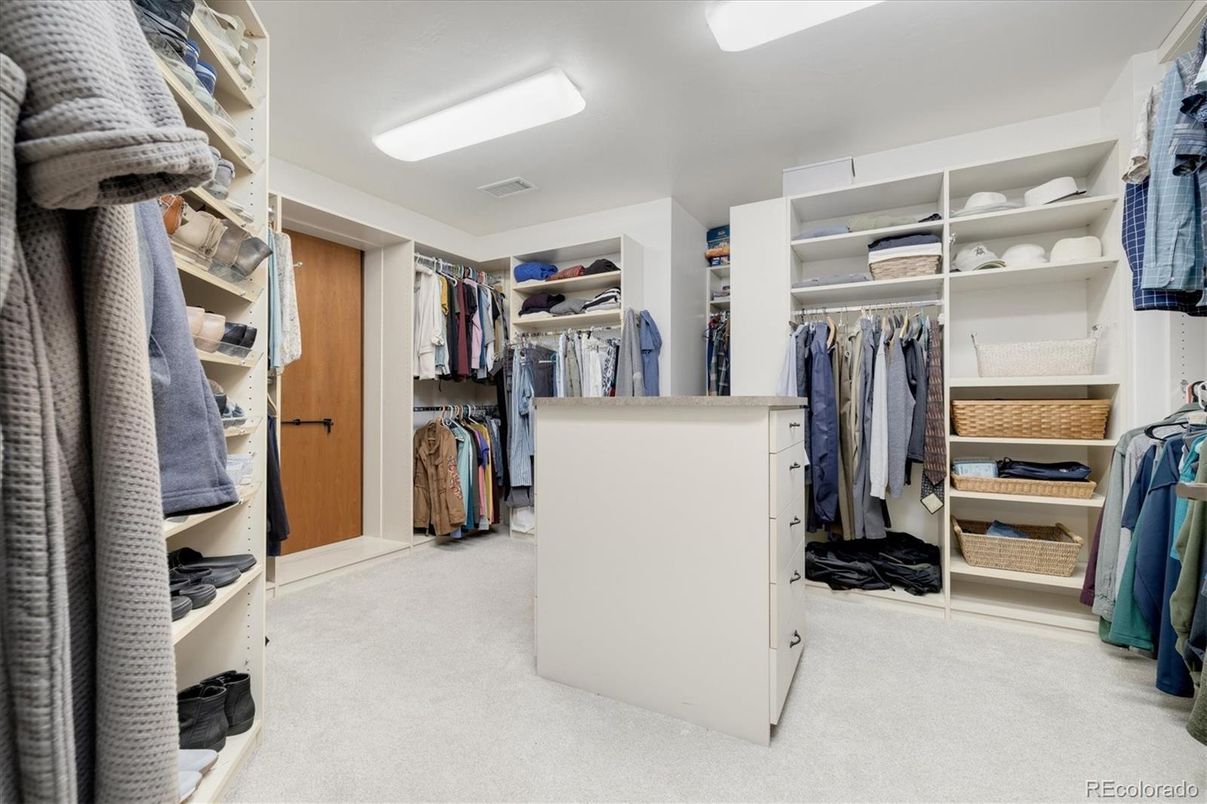 Interior, Walk-in Closets
