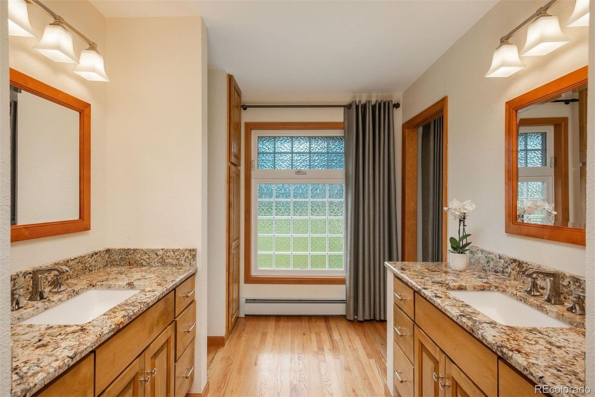 Bathroom, Dual Sink Vanities, Interior, Wood Texture Flooring