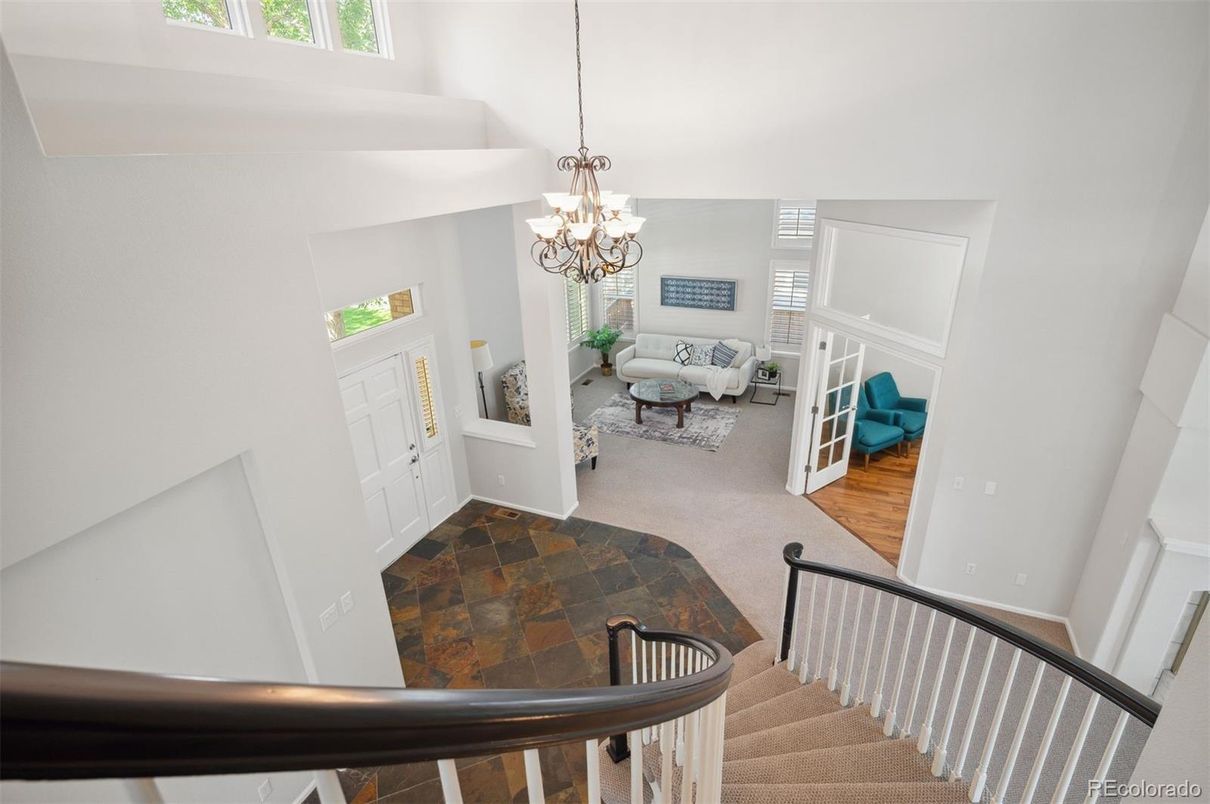 Chandelier, Interior, Living room