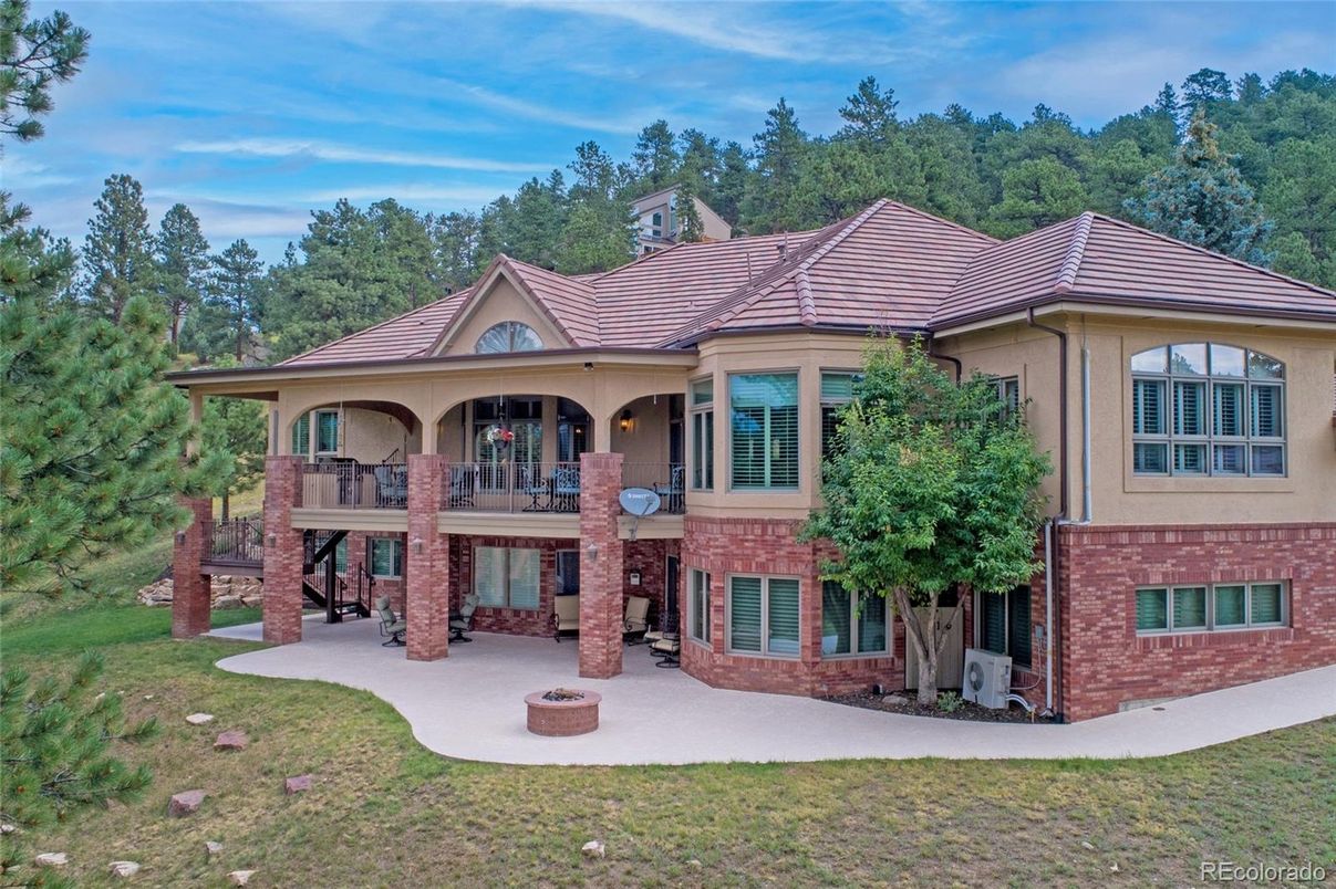Backyard, Exterior, Facade, Brick Facade, French Provincial
