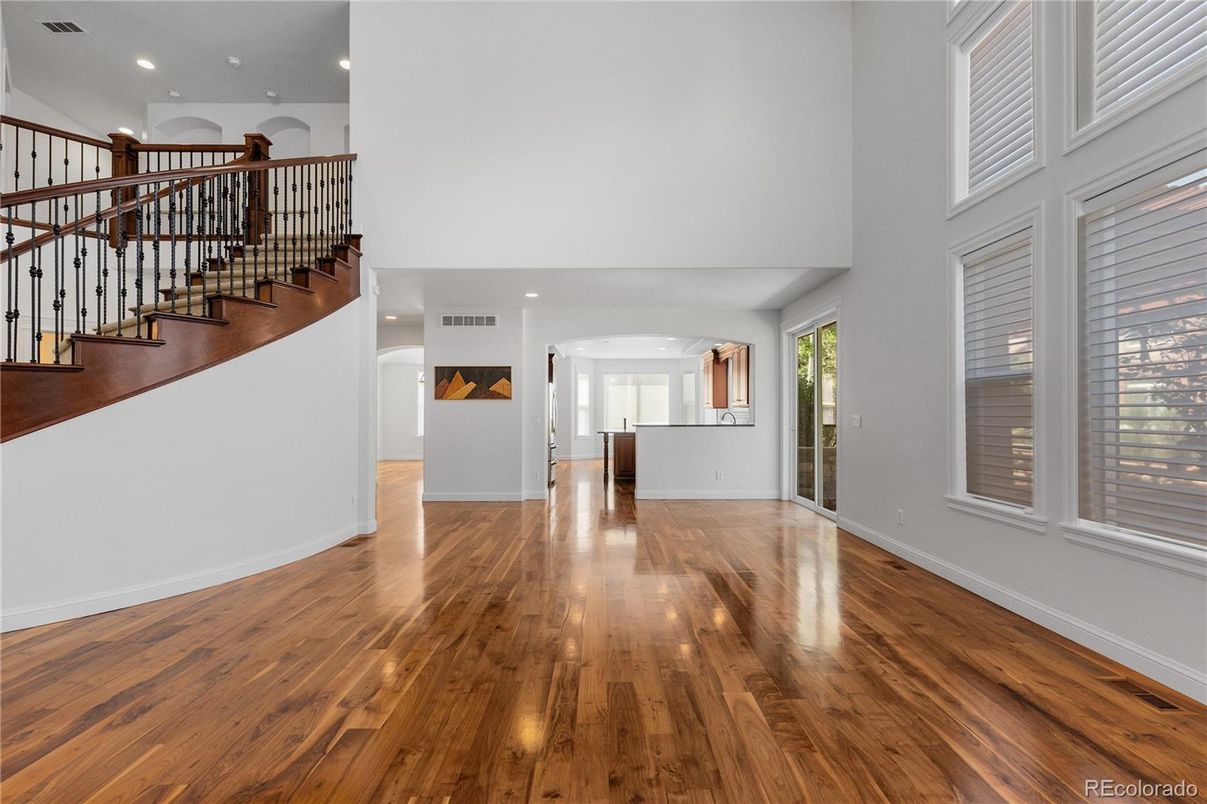 Interior, Recessed Lighting, Wood Texture Flooring