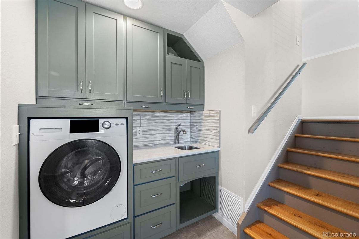 Interior, Washer