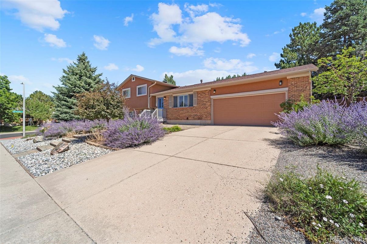 Attached, Exterior, Facade, Brick Facade, Ranch
