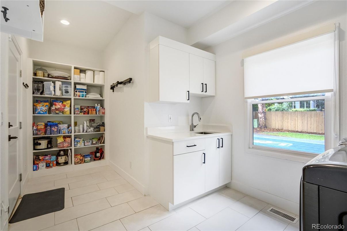 Interior, Recessed Lighting, Washer