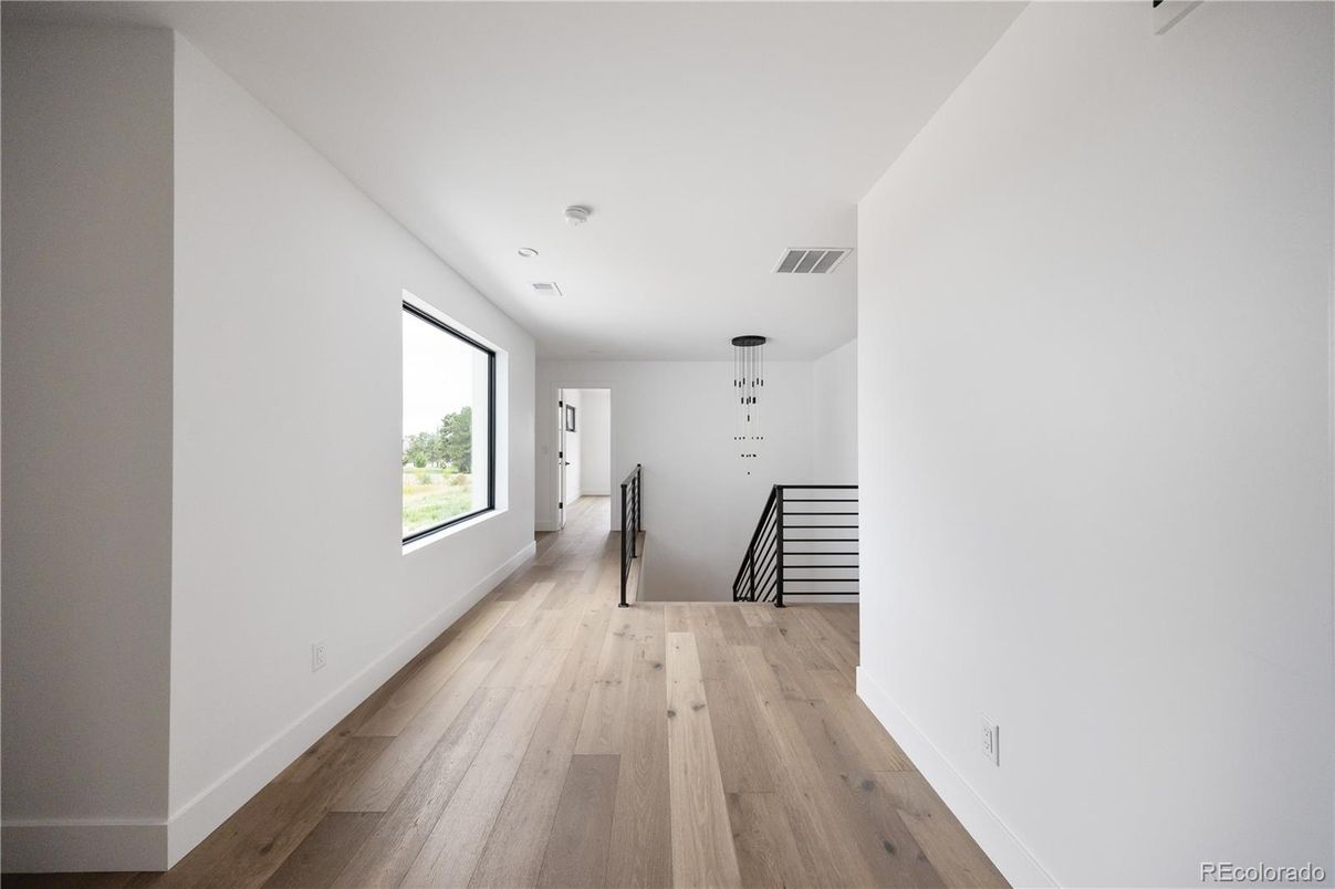 Interior, Pendant Lights, Wood Texture Flooring