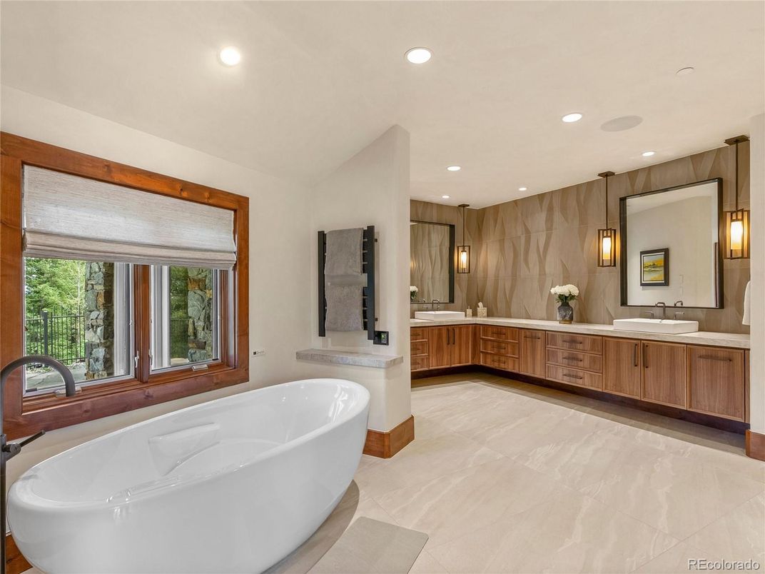 Bathroom, Dual Sink Vanities, Free Standing Baths, Interior, Recessed Lighting