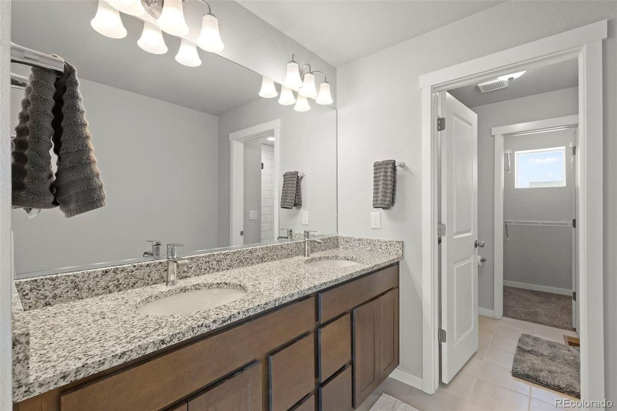 Bathroom, Dual Sink Vanities, Interior