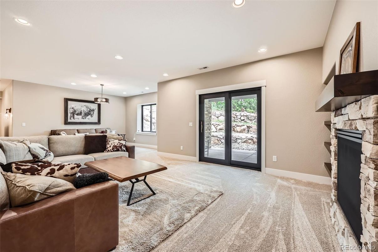 Fireplace, Interior, Living room, Pendant Lights, Recessed Lighting