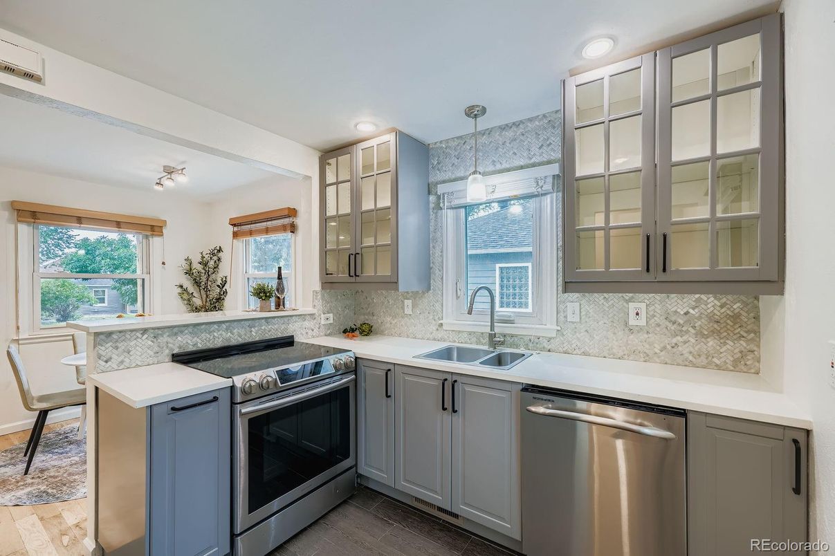 Interior, Kitchen, Pendant Lights, Recessed Lighting, Stainless Steel Appliances
