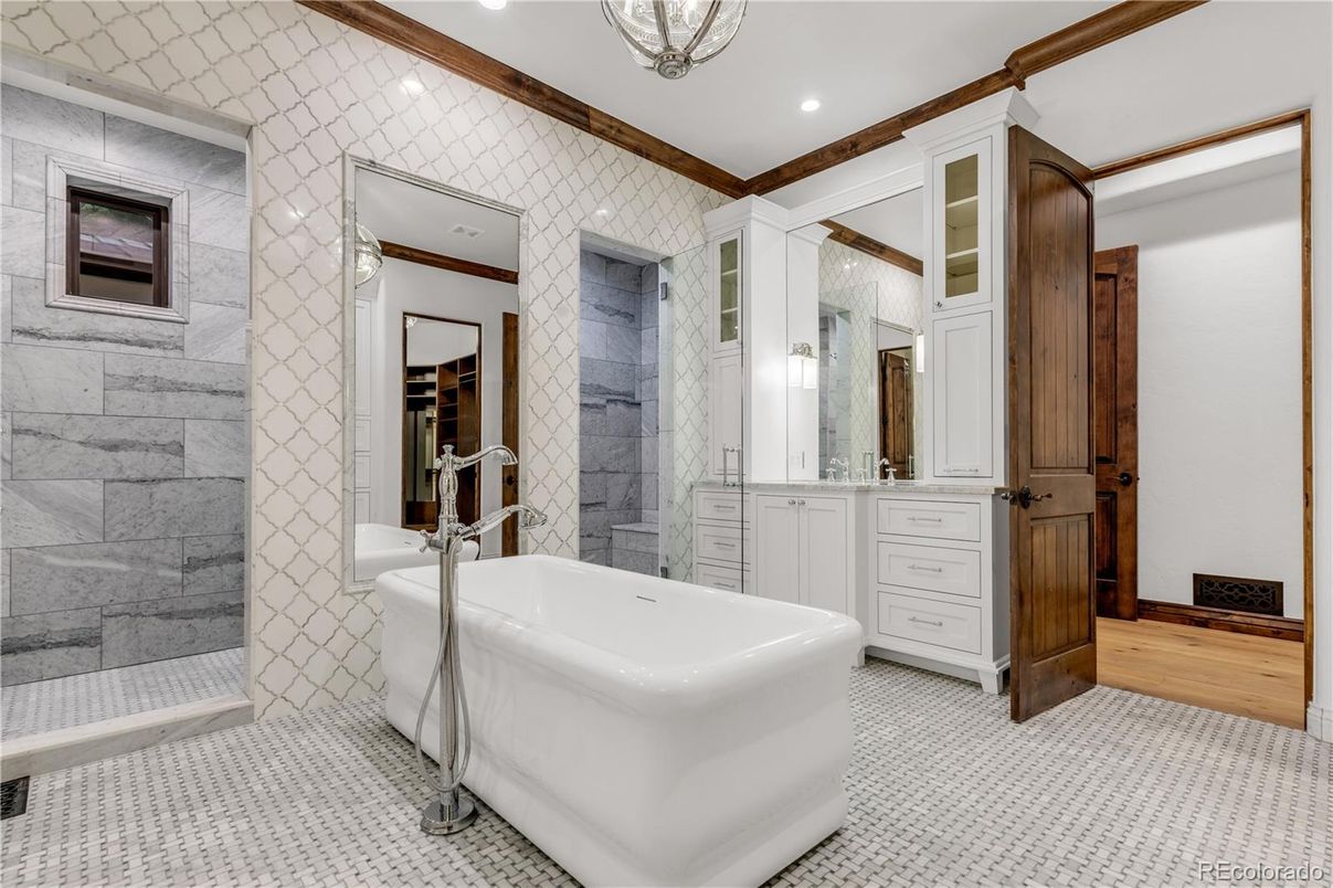 Bathroom, Free Standing Baths, Interior, Recessed Lighting, Wood Texture Flooring