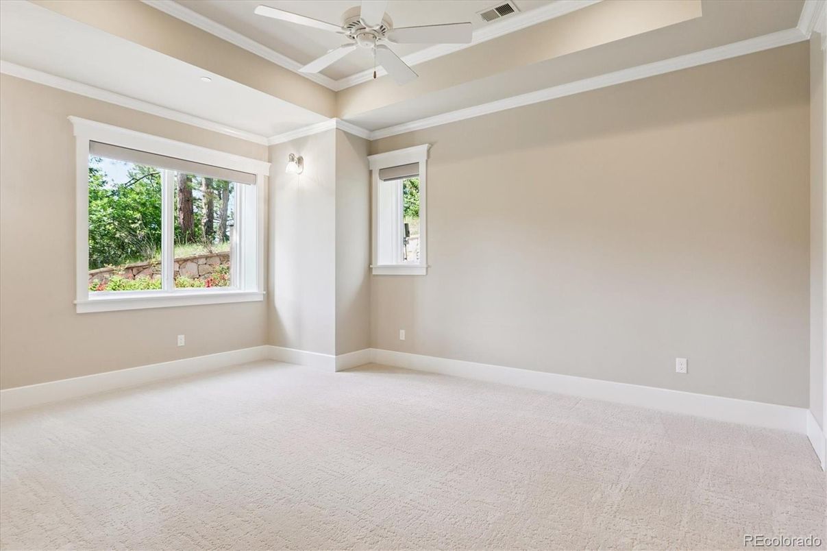 Empty room, Interior, Recessed Lighting
