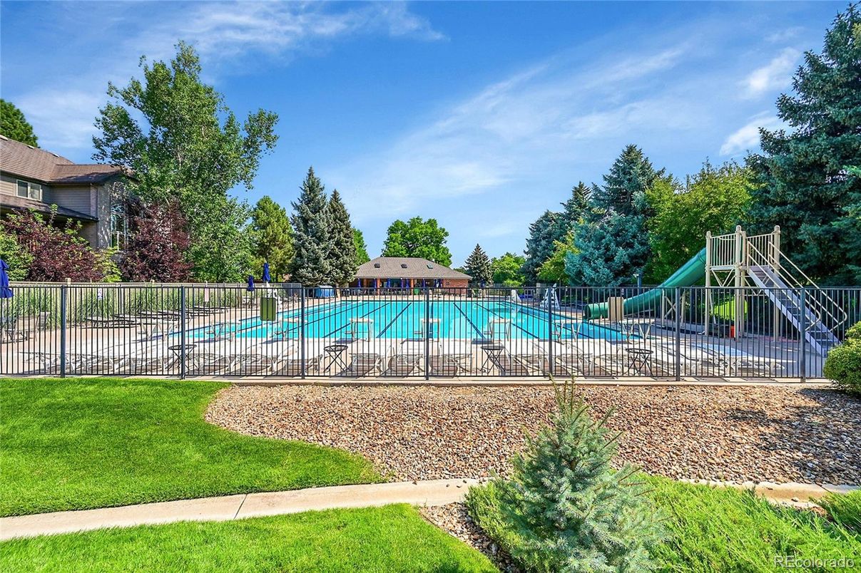 Exterior, Playground, Pool