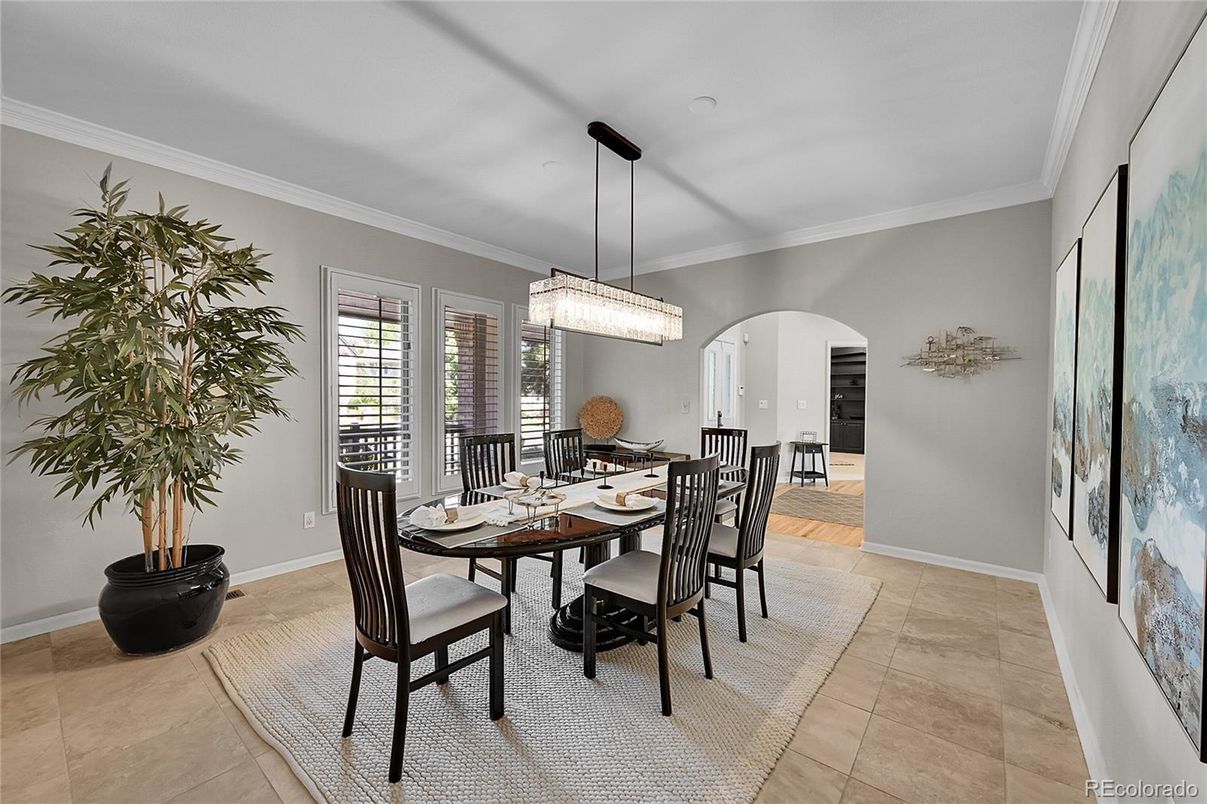 Chandelier, Dining room, Interior, Pendant Lights