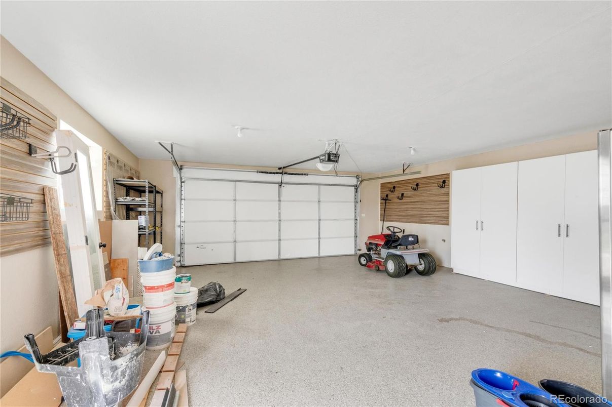Garage, Interior