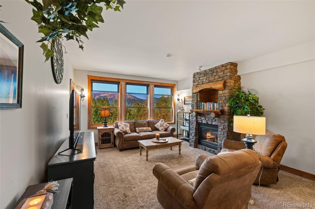Fireplace, Interior, Living room