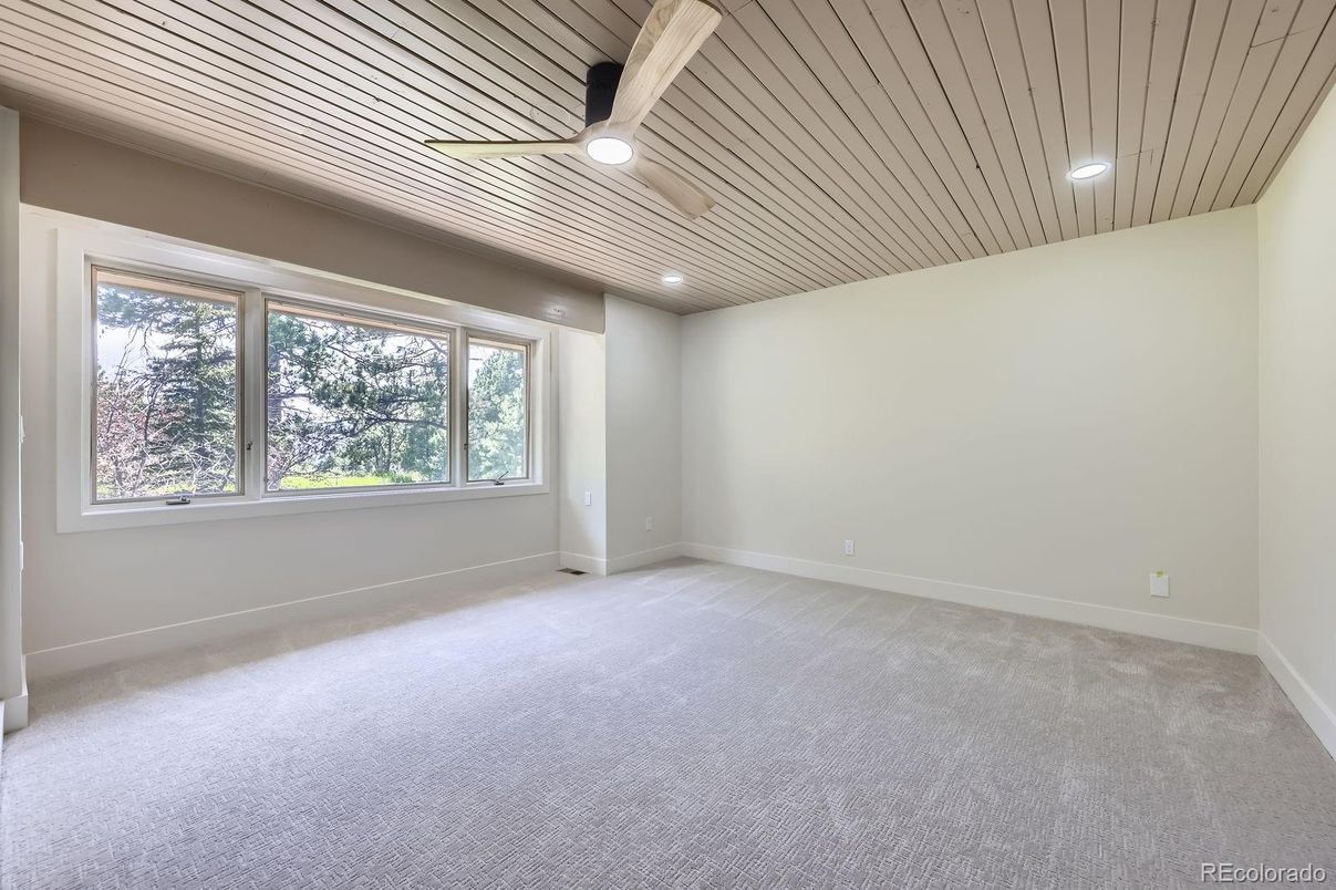 Empty room, Interior, Recessed Lighting