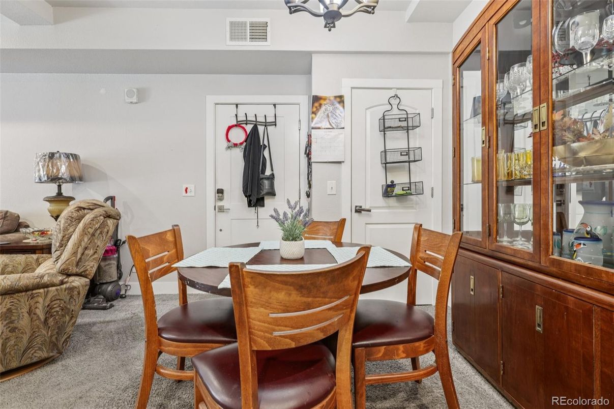 Chandelier, Dining room, Interior