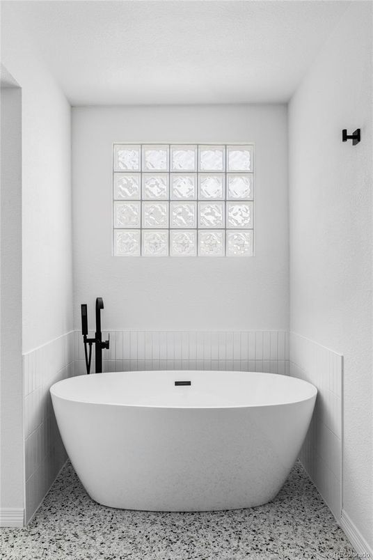 Bathroom, Free Standing Baths, Interior