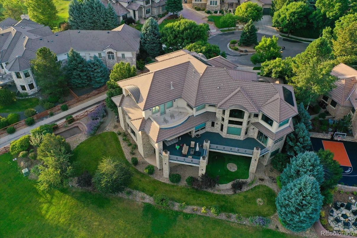 Exterior, Drone
