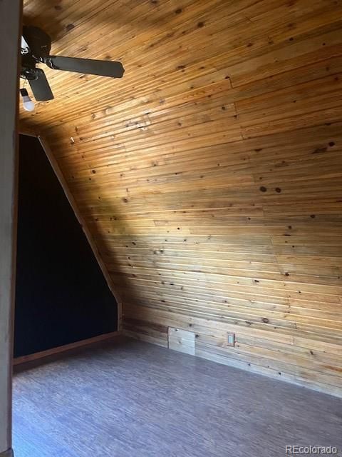 Empty room, Interior, Wooden Ceilings, Wooden Walls
